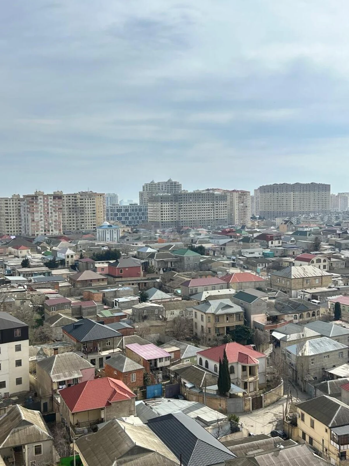 Satılır 4 otaqlı mənzil 138 m²