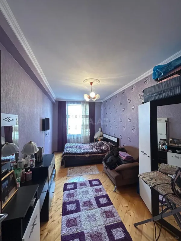 Satılır 4 otaqlı mənzil 138 m²