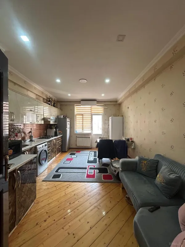 Satılır 4 otaqlı mənzil 138 m²