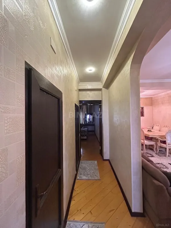 Satılır 4 otaqlı mənzil 138 m²