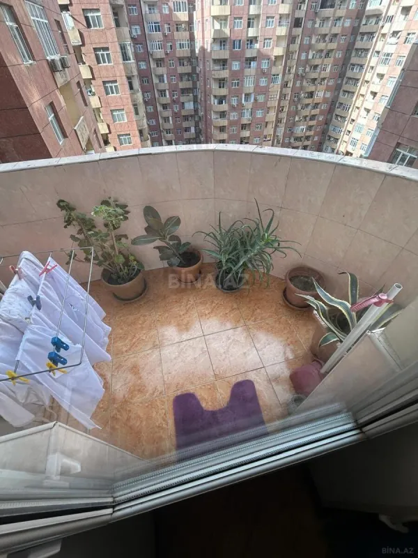 Satılır 4 otaqlı mənzil 138 m²