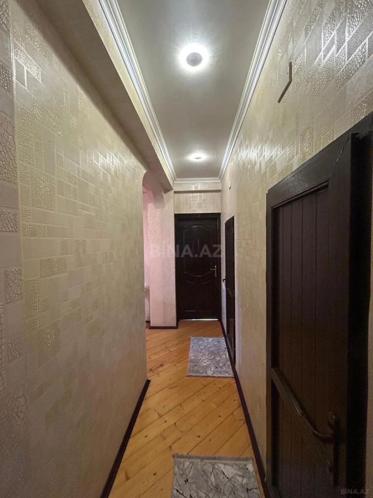 Satılır 4 otaqlı mənzil 138 m²