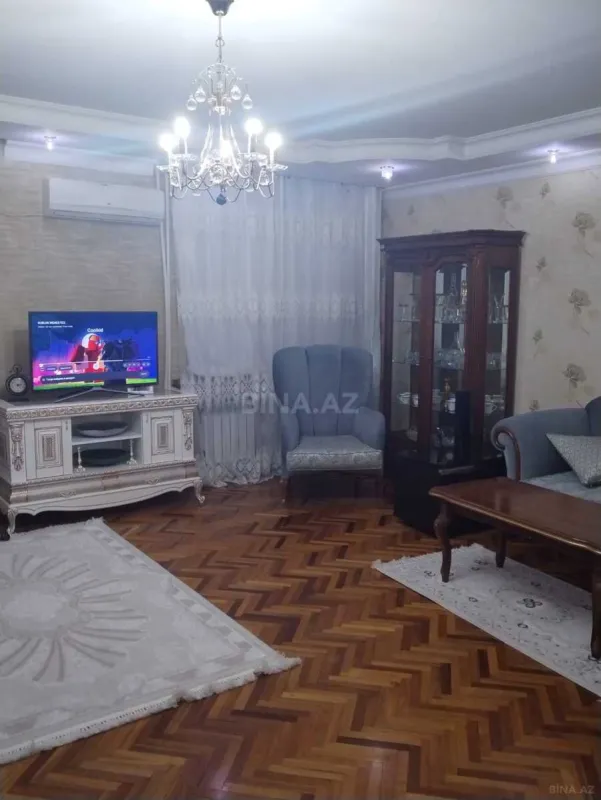 Satılır 4 otaqlı mənzil 110 m²