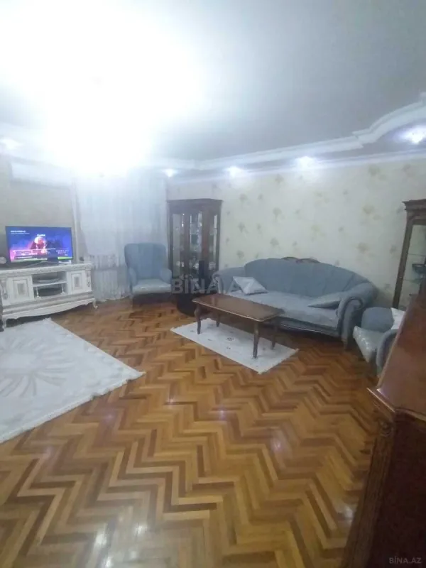 Satılır 4 otaqlı mənzil 110 m²