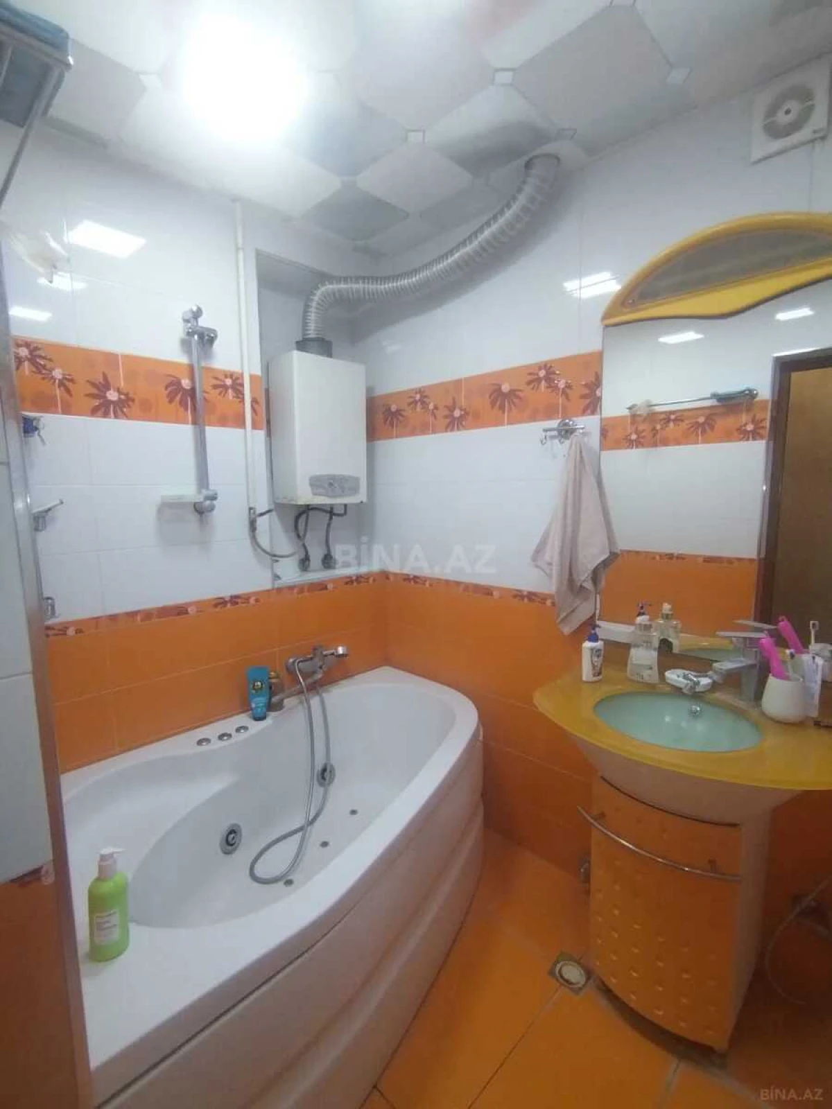 Satılır 4 otaqlı mənzil 110 m²