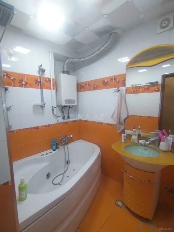 Satılır 4 otaqlı mənzil 110 m²