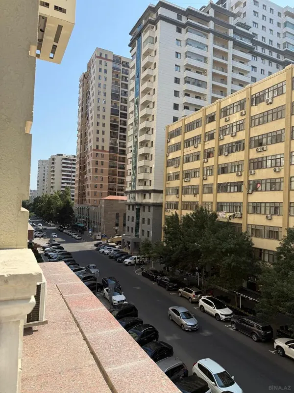 Kirayə verilir 2 otaqlı mənzil 72 m²