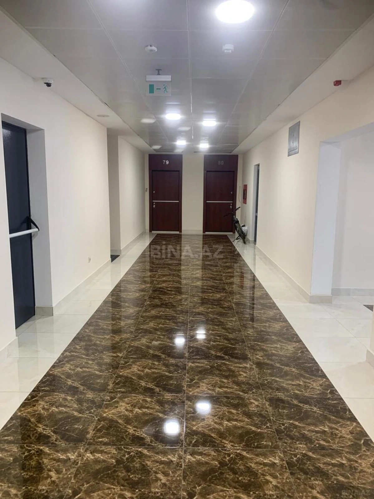 Kirayə verilir 3 otaqlı mənzil 157 m²