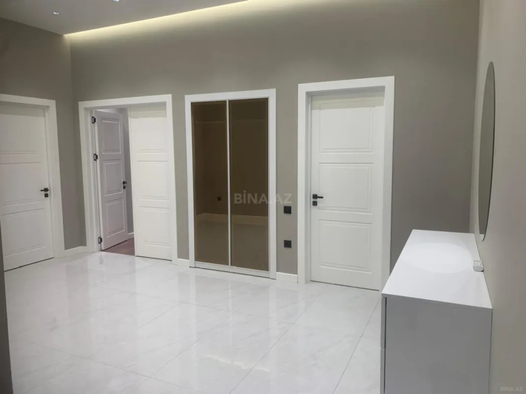 Kirayə verilir 3 otaqlı mənzil 157 m²