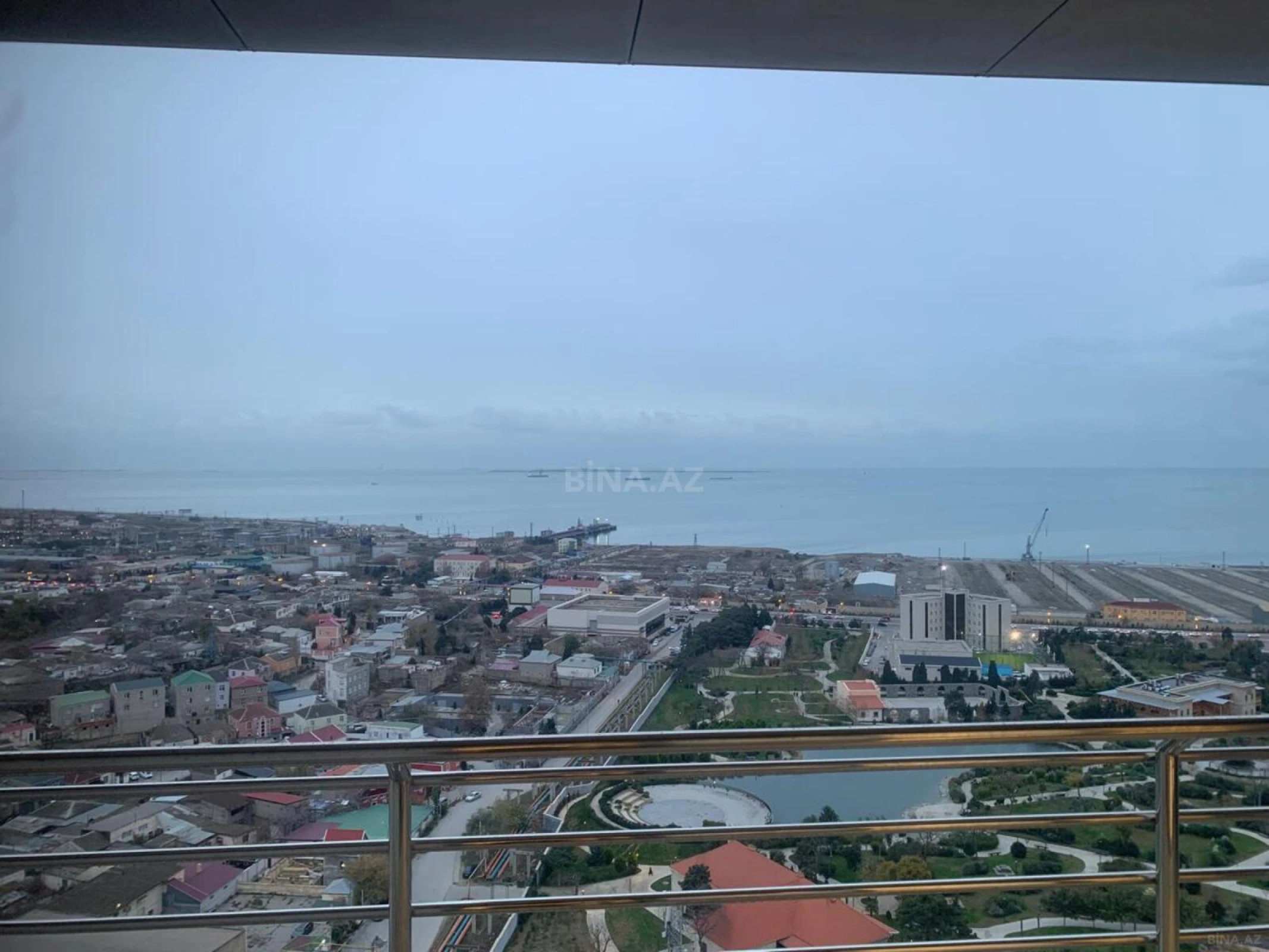 Kirayə verilir 3 otaqlı mənzil 157 m²