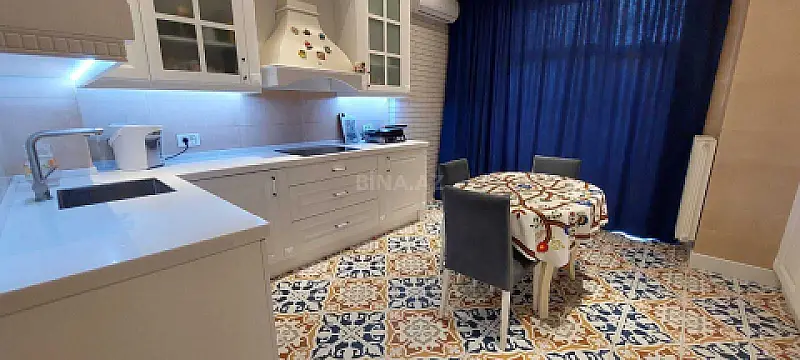 Satılır 3 otaqlı mənzil 170 m²
