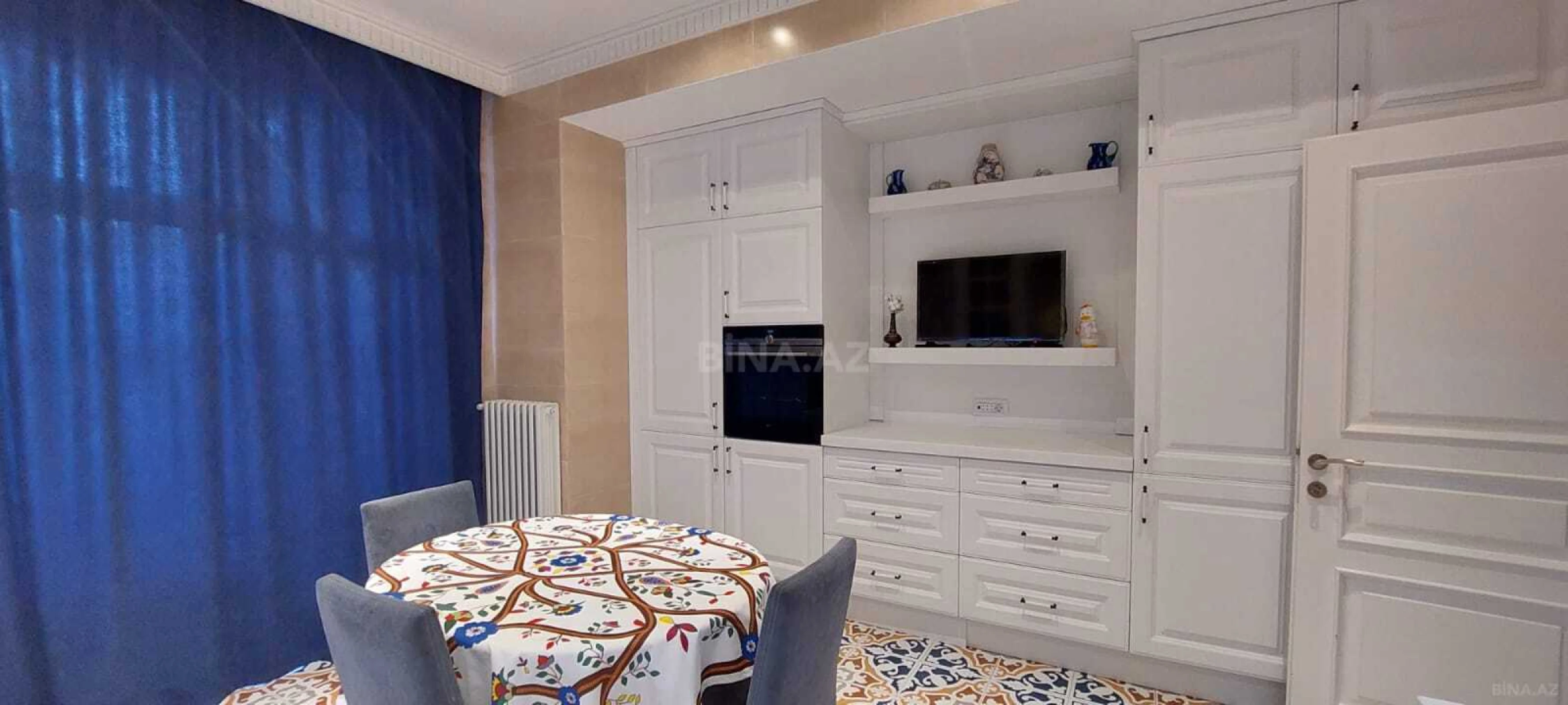 Satılır 3 otaqlı mənzil 170 m²