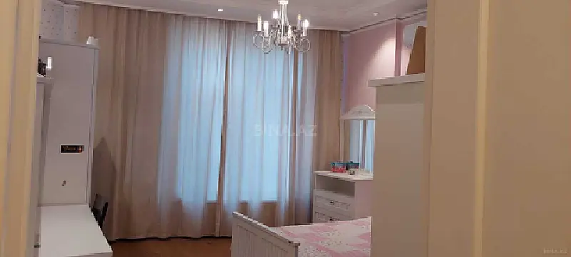 Satılır 3 otaqlı mənzil 170 m²