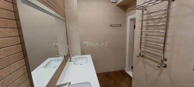 Satılır 3 otaqlı mənzil 170 m²
