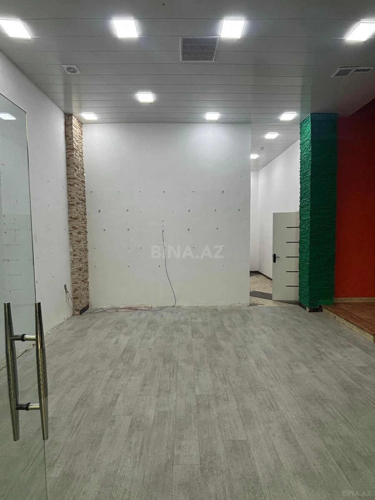 Kirayə verilir obyekt 300 m²