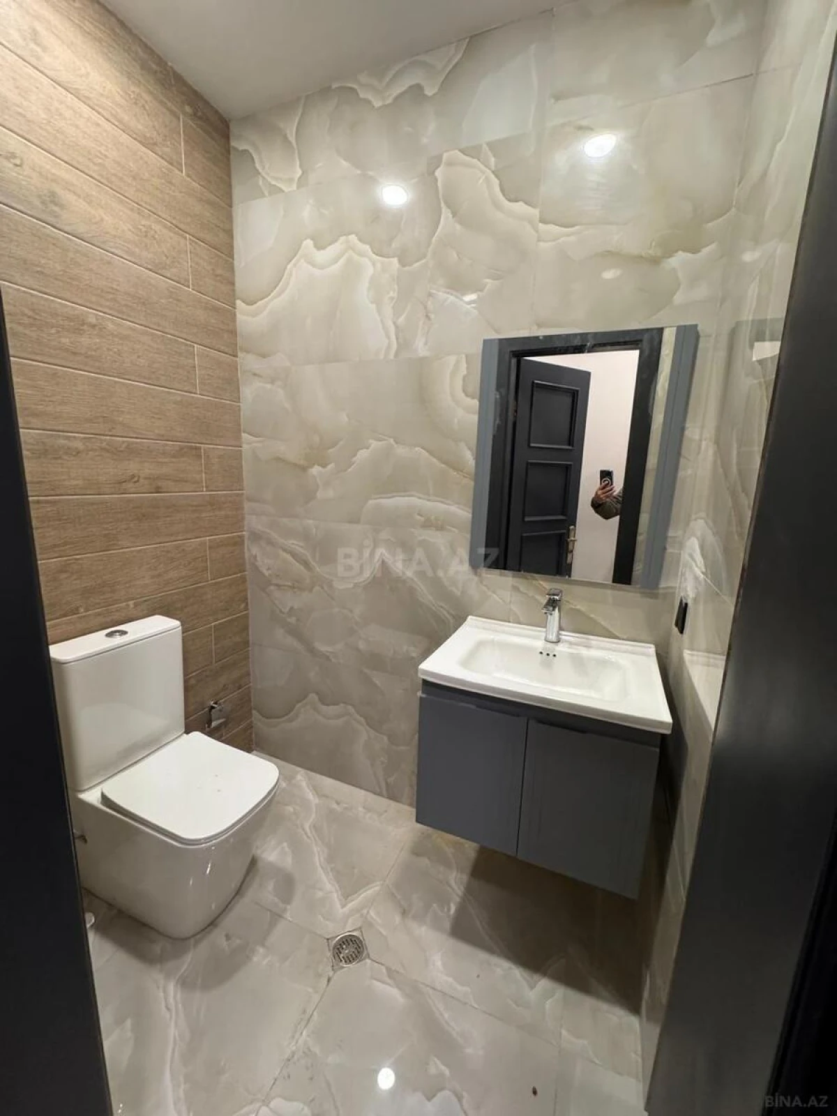 Satılır obyekt 330 m²