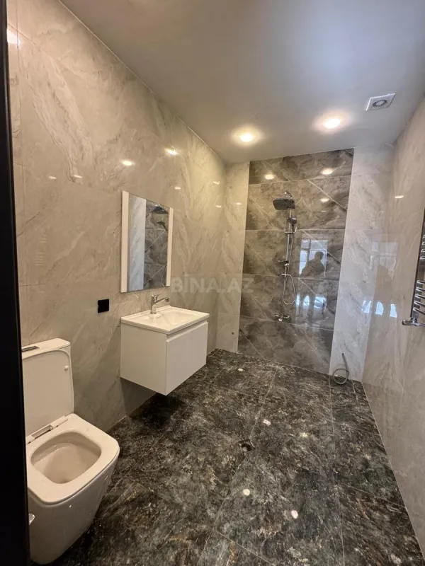 Satılır obyekt 330 m²