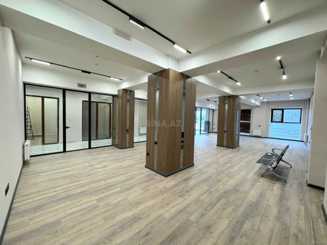 Satılır obyekt 330 m²