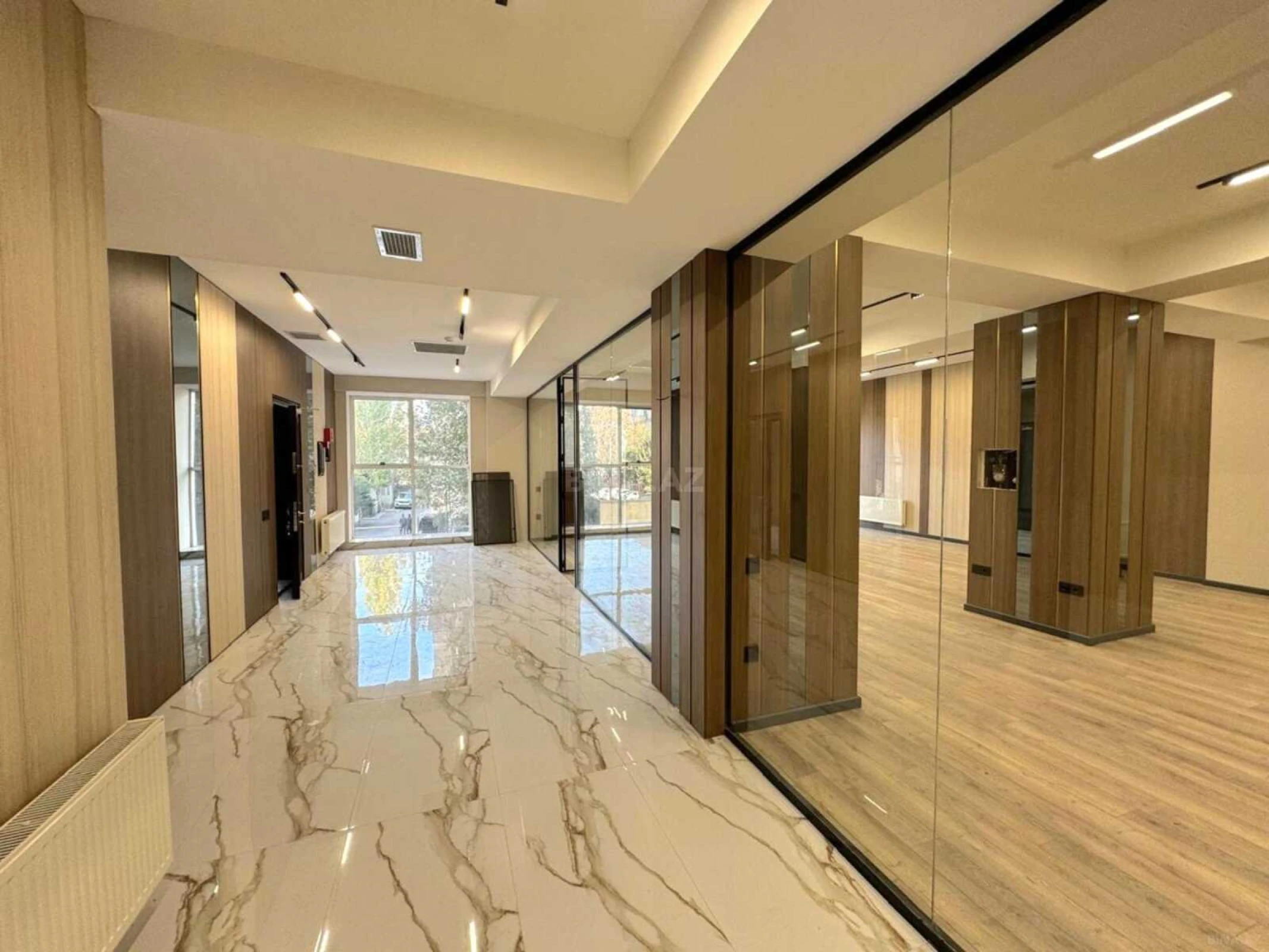 Satılır obyekt 330 m²