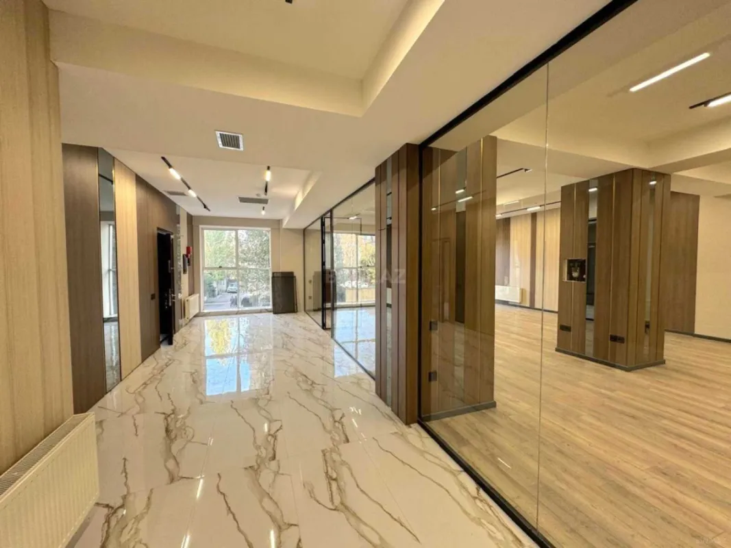 Satılır obyekt 330 m²