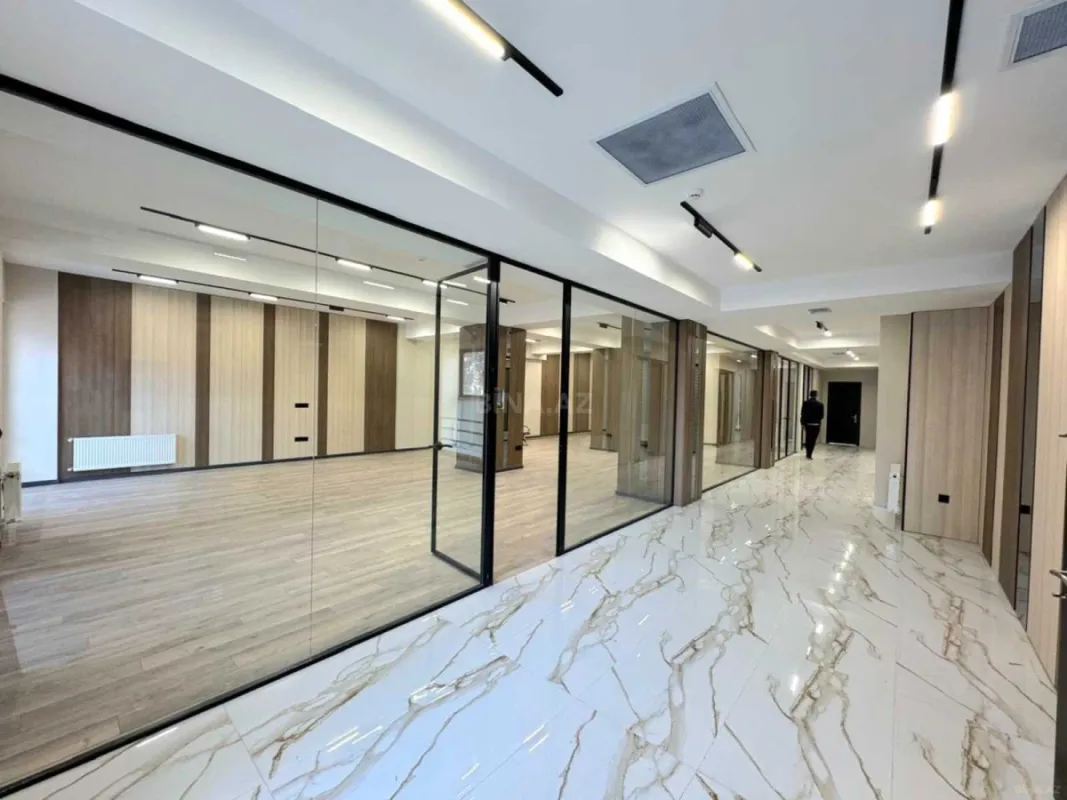 Satılır obyekt 330 m²