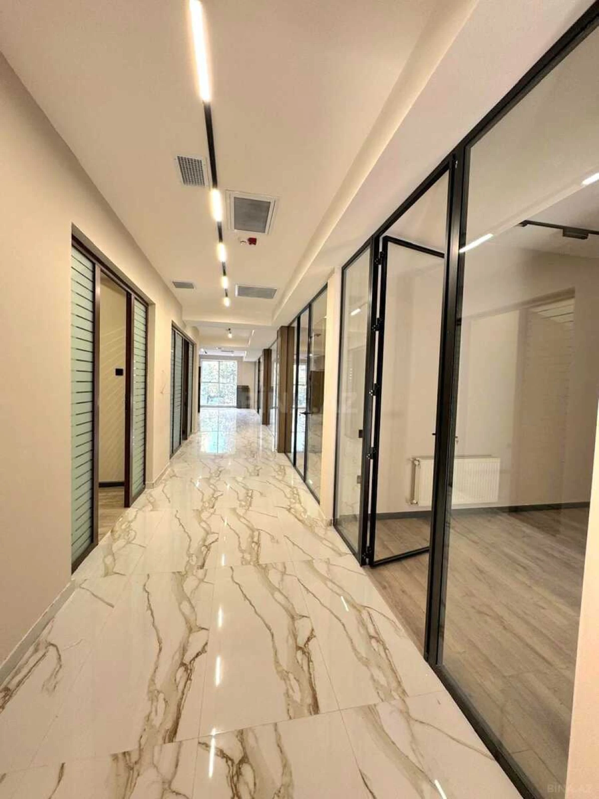 Satılır obyekt 330 m²