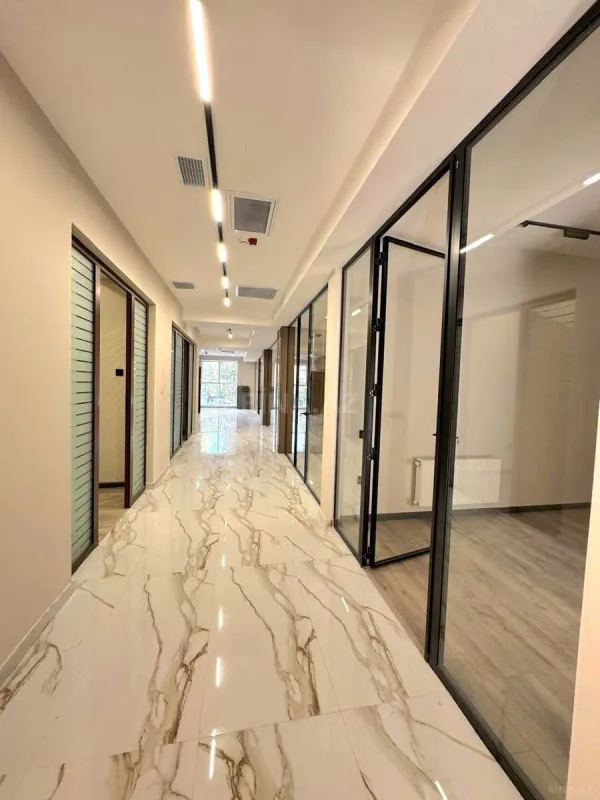 Satılır obyekt 330 m²