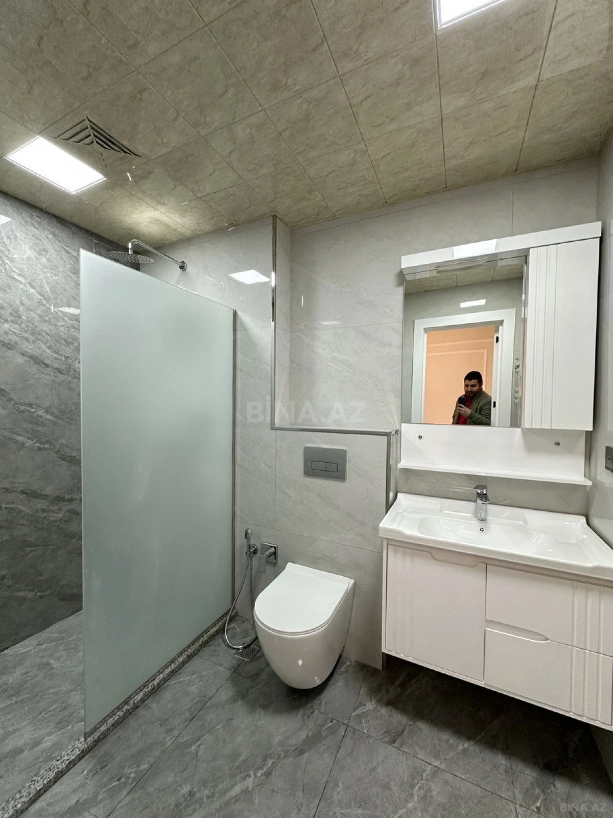 Satılır 3 otaqlı mənzil 105 m²