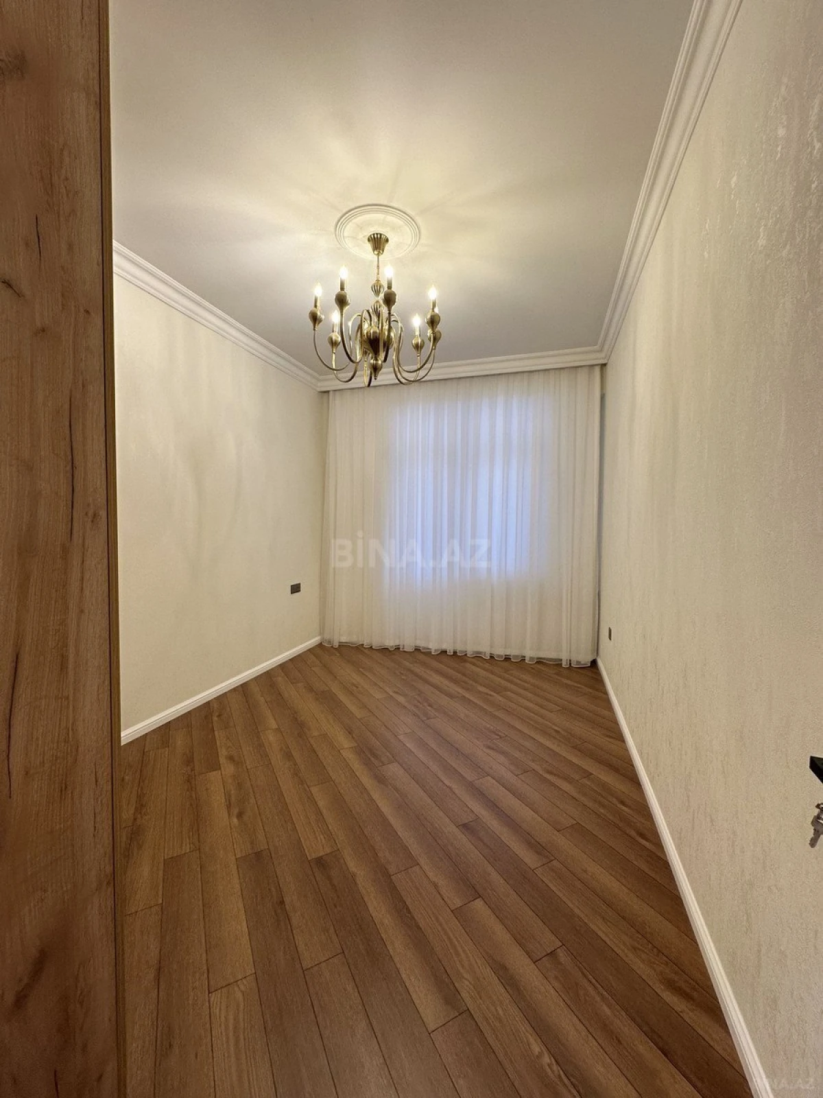 Satılır 3 otaqlı mənzil 105 m²