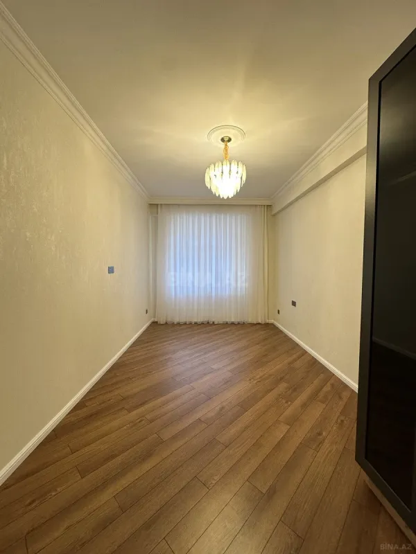 Satılır 3 otaqlı mənzil 105 m²