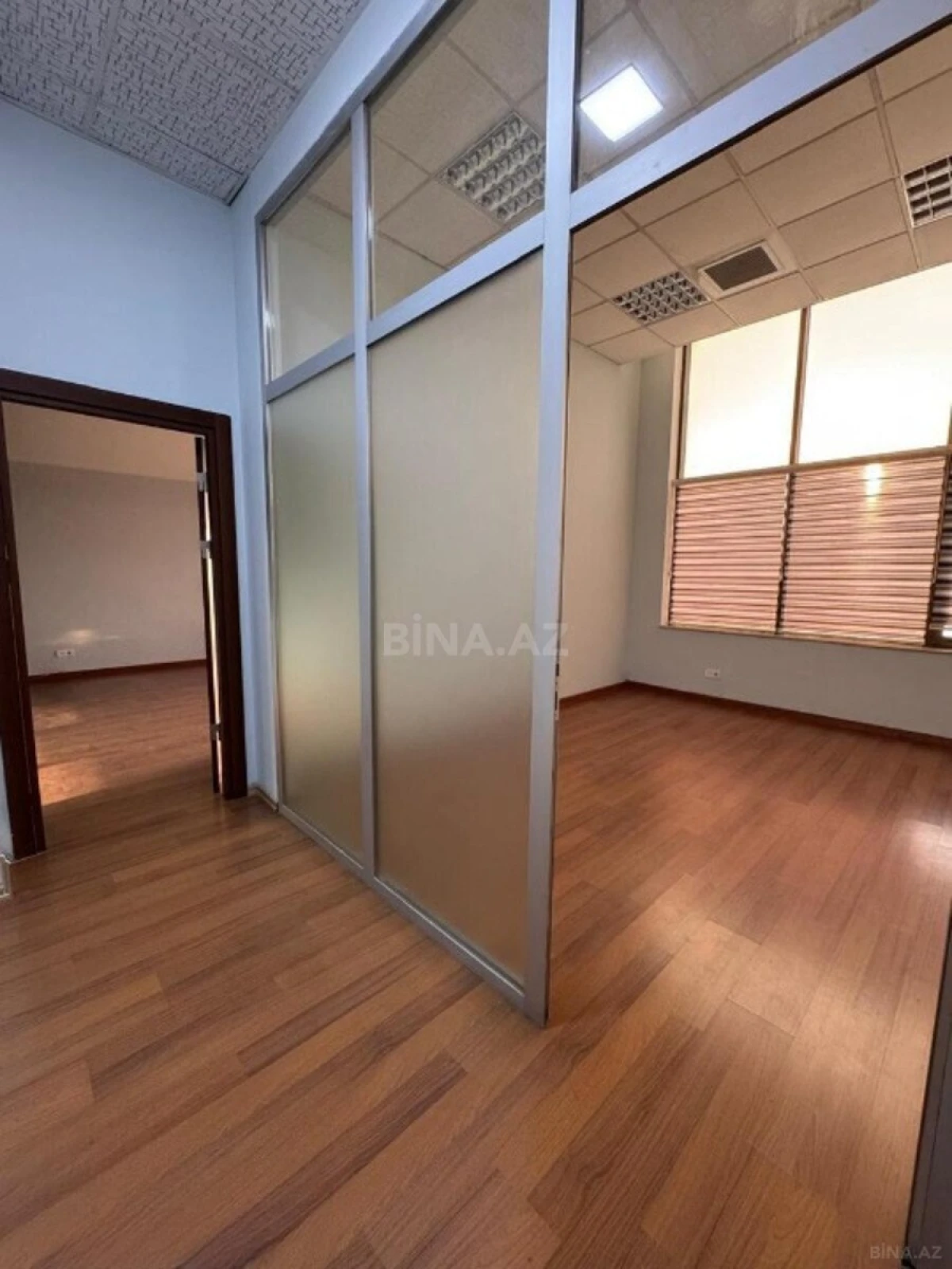 Kirayə verilir 3 otaqlı ofis 120 m²