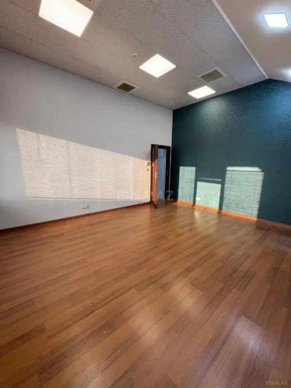 Kirayə verilir 3 otaqlı ofis 120 m²