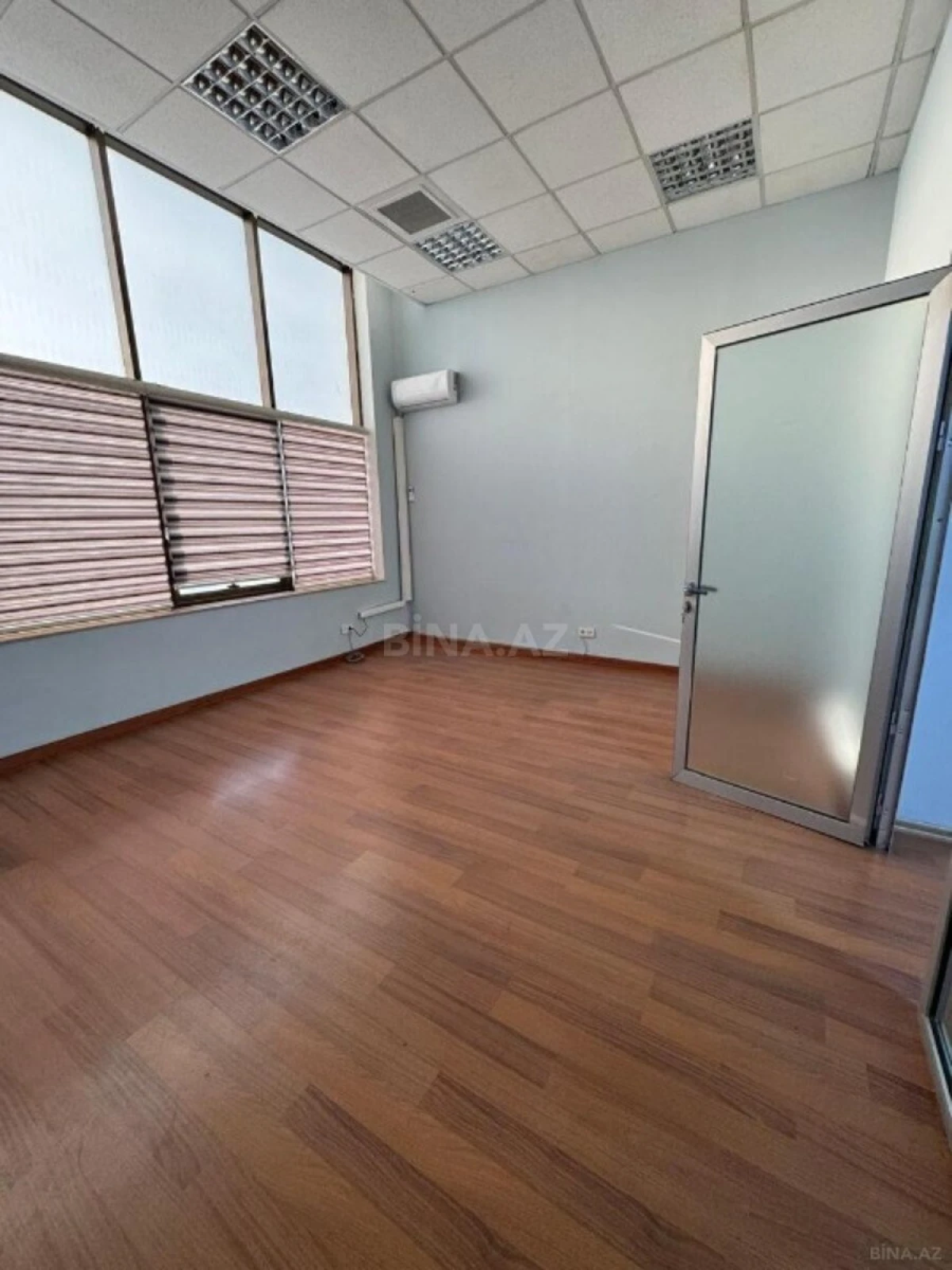 Kirayə verilir 3 otaqlı ofis 120 m²