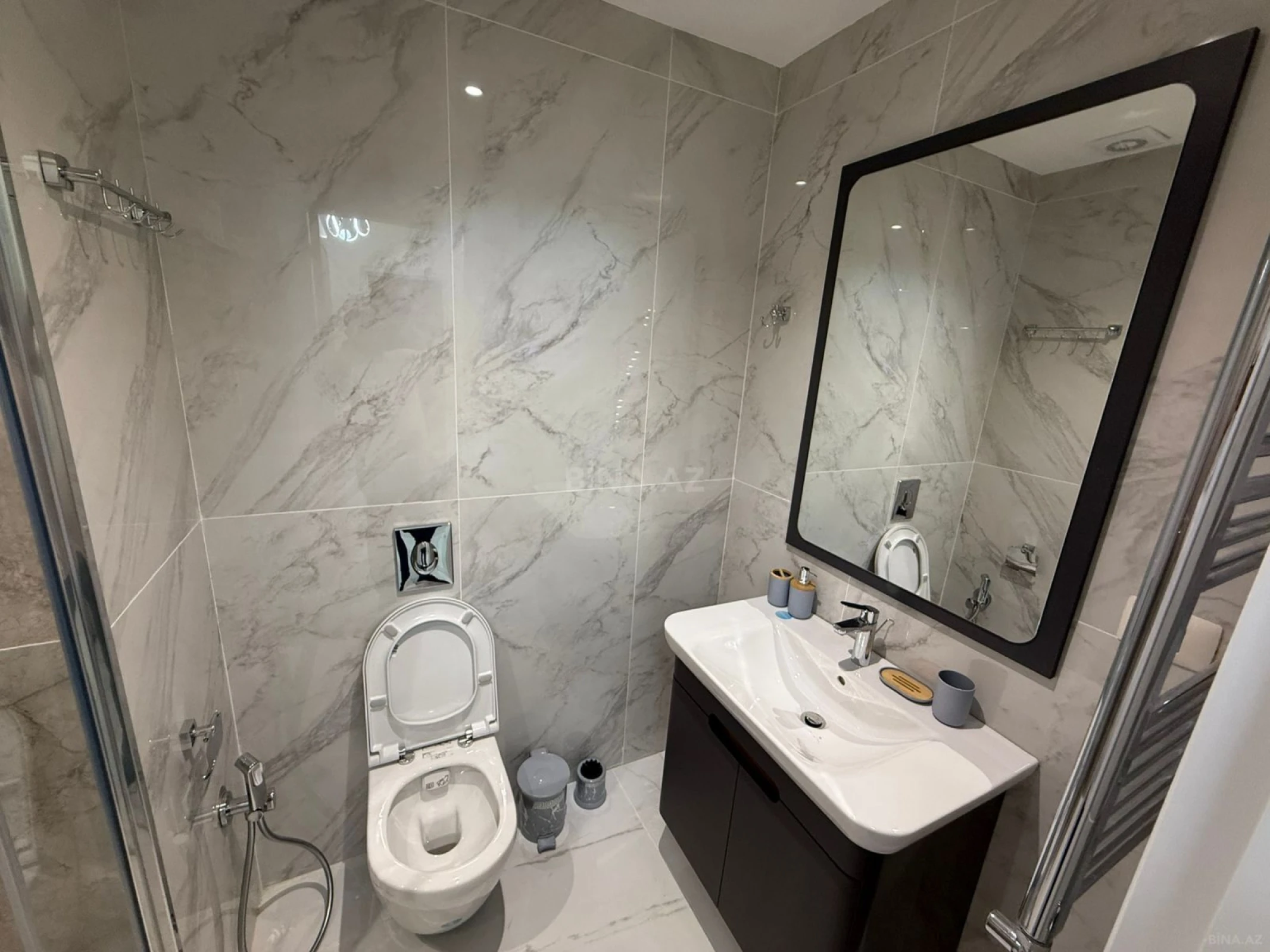 Kirayə verilir 2 otaqlı mənzil 60 m²