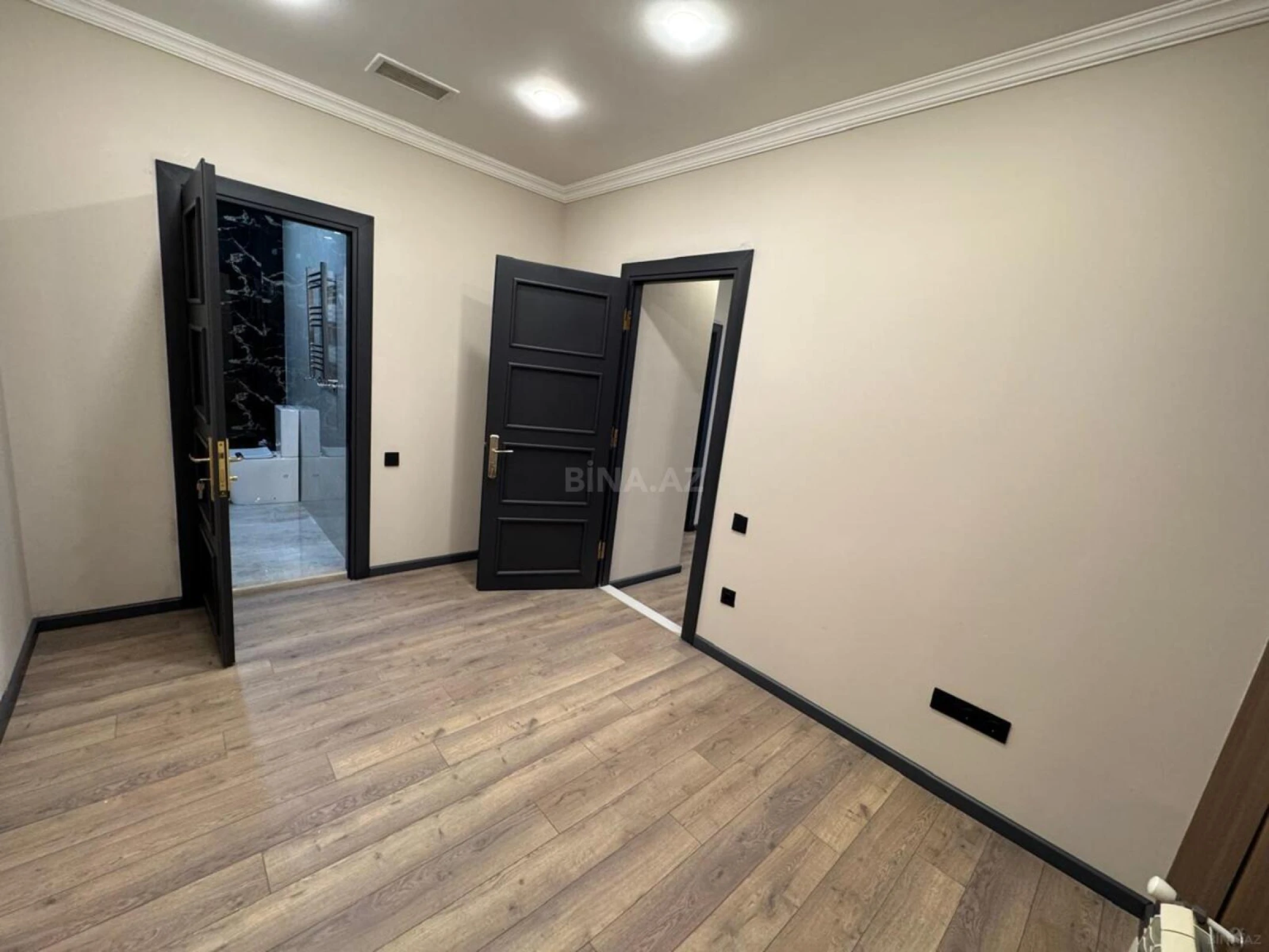 Satılır obyekt 550 m²