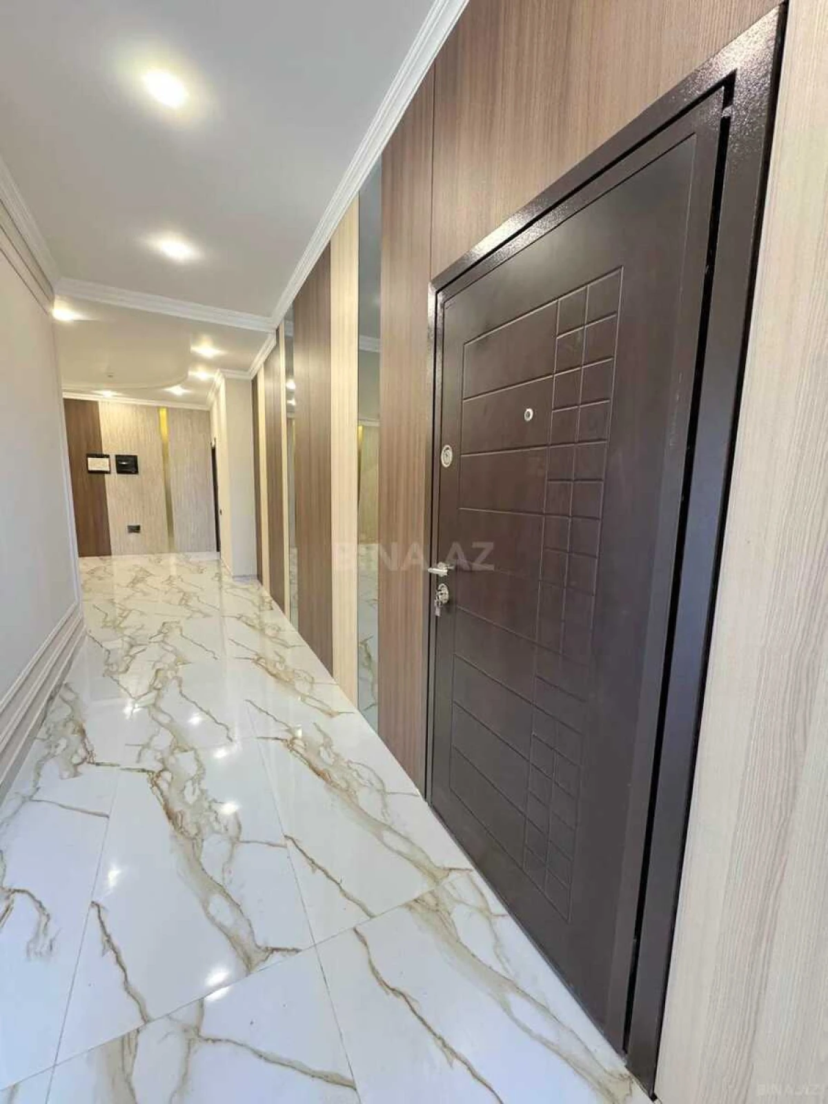 Satılır obyekt 550 m²