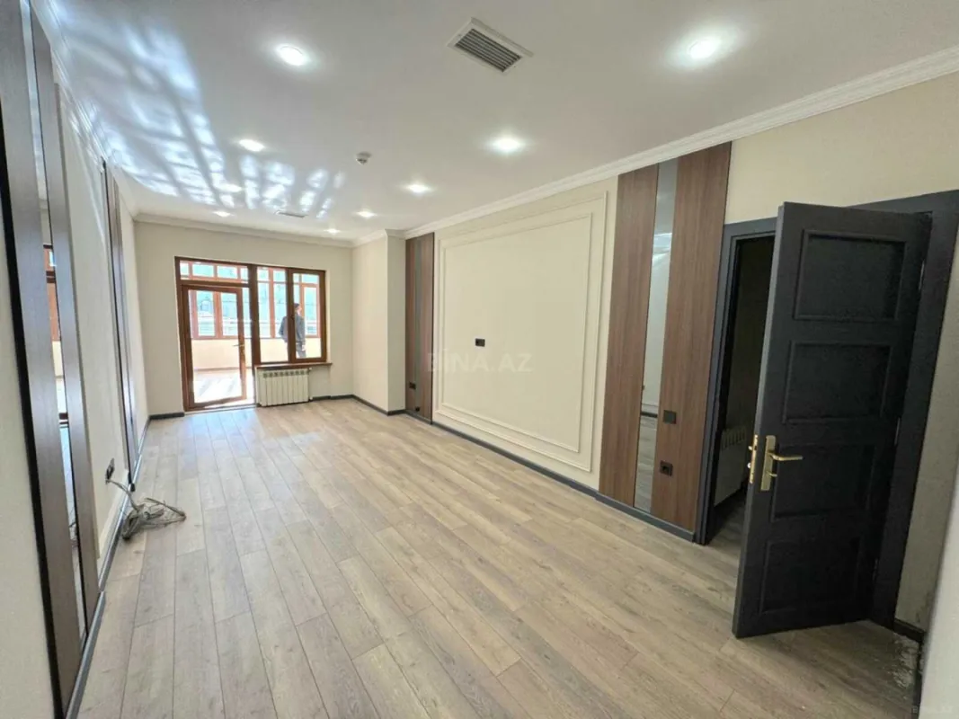 Satılır obyekt 550 m²