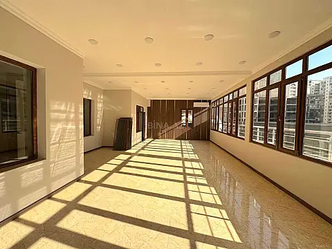 Satılır obyekt 550 m²