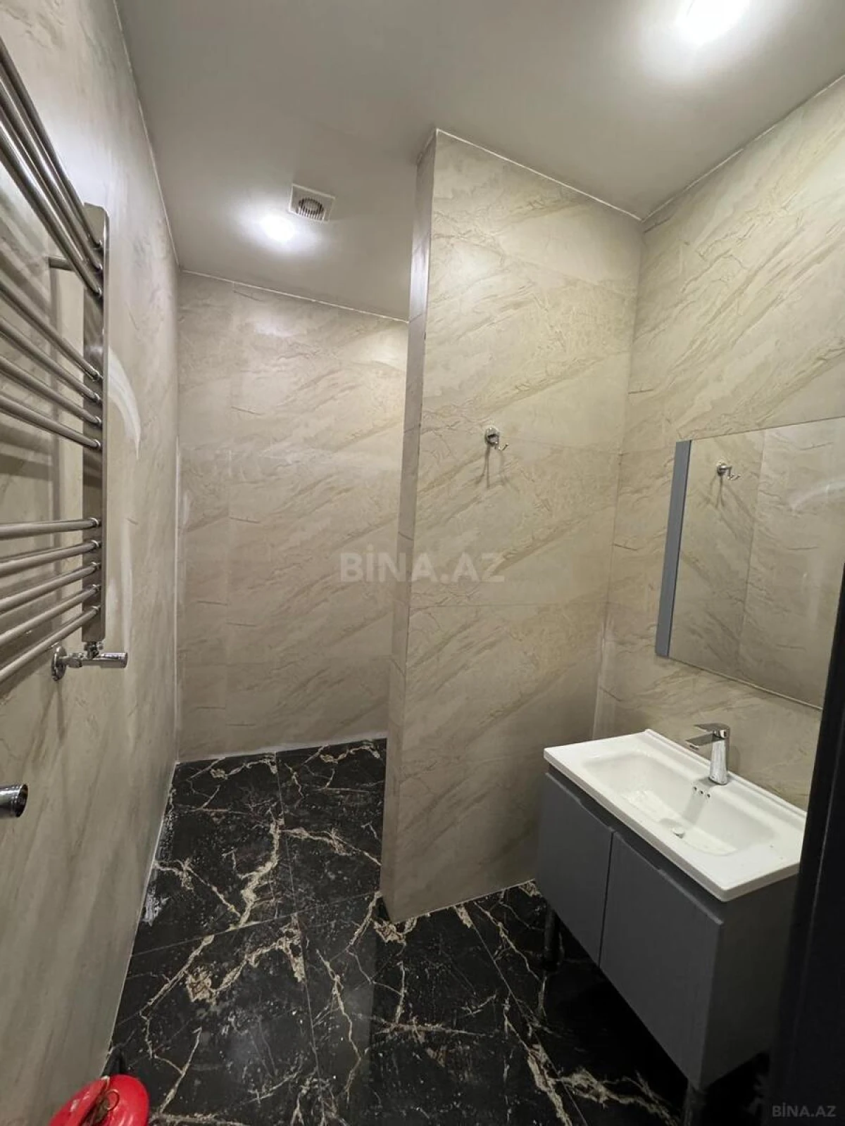 Satılır obyekt 550 m²