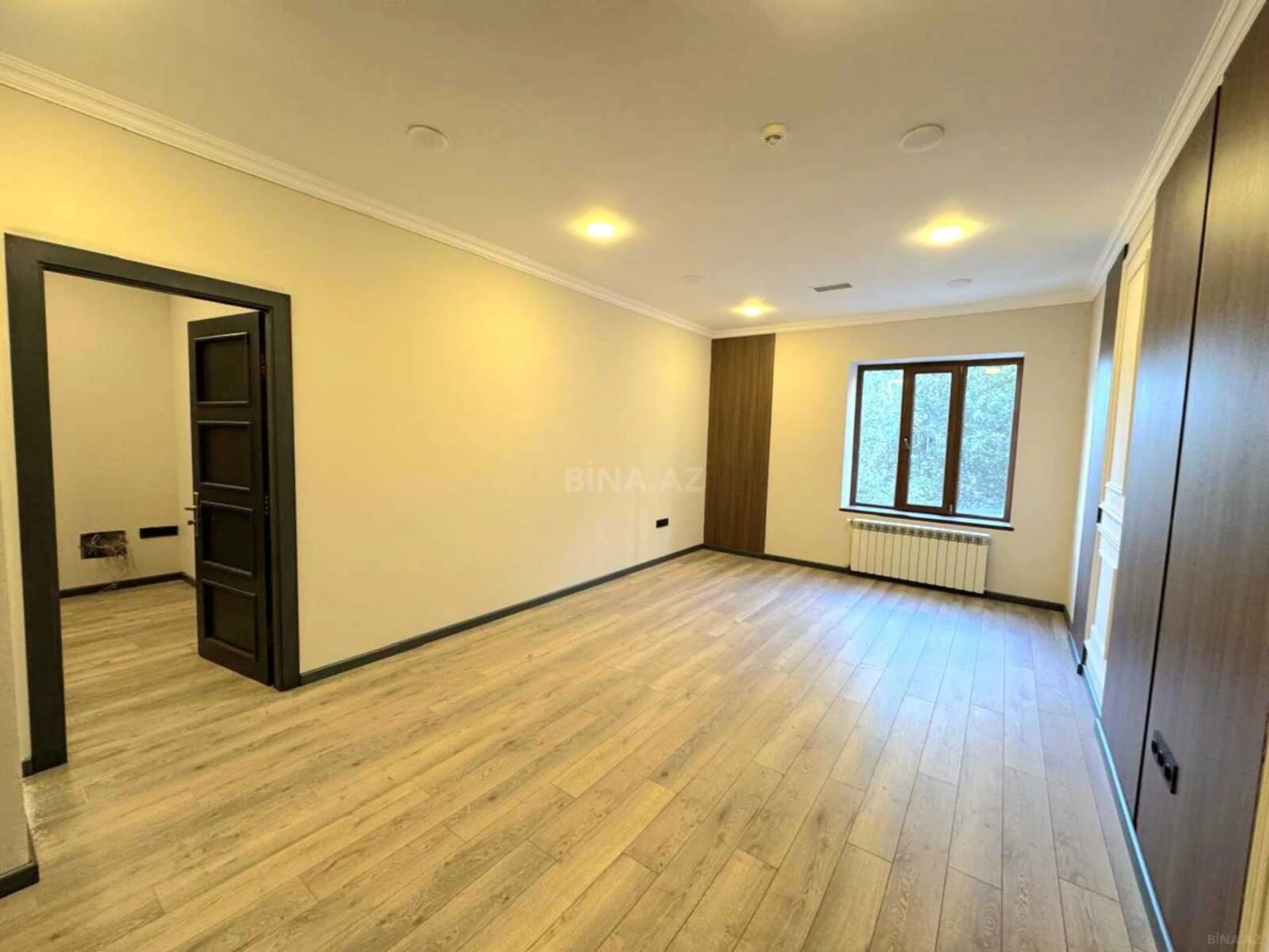 Satılır obyekt 550 m²
