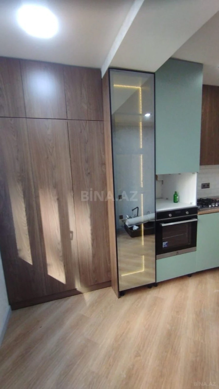 Satılır 4 otaqlı mənzil 105 m²