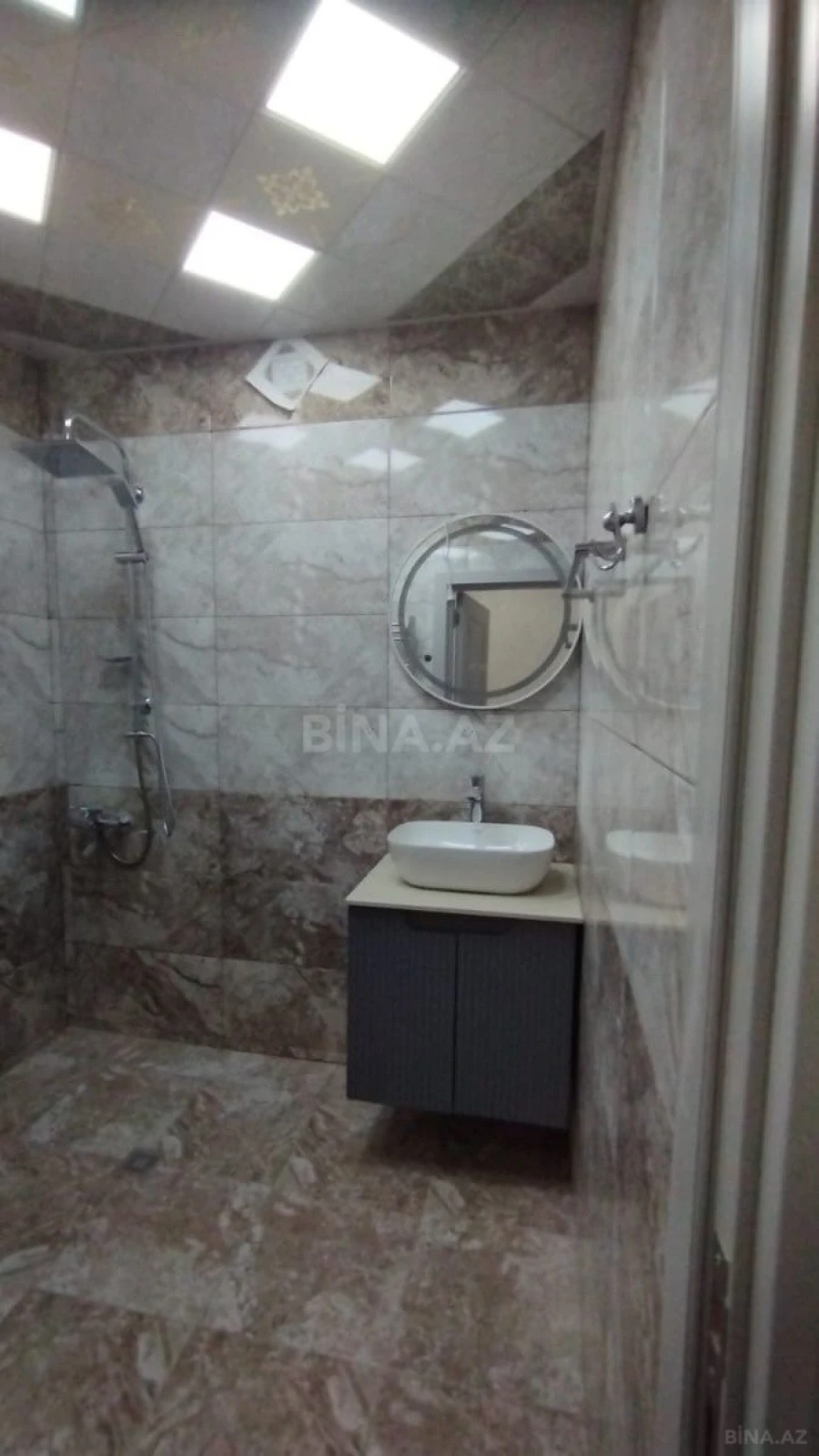 Satılır 4 otaqlı mənzil 105 m²