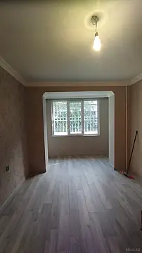 Satılır 4 otaqlı mənzil 105 m²