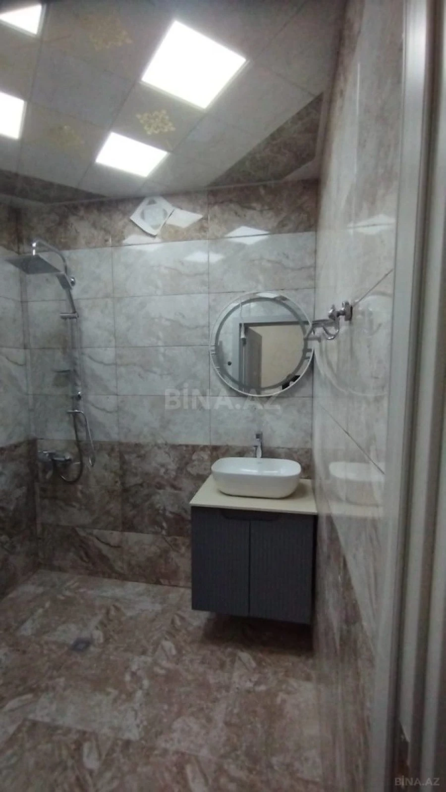 Satılır 4 otaqlı mənzil 105 m²