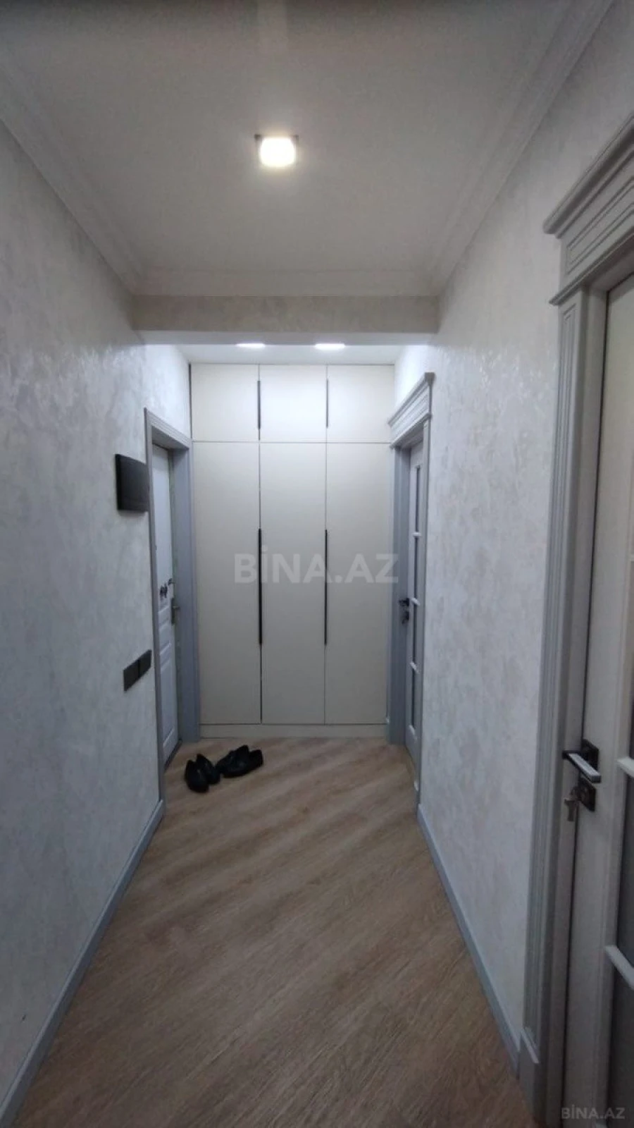 Satılır 4 otaqlı mənzil 105 m²