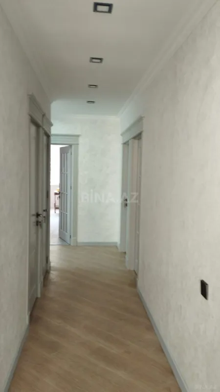 Satılır 4 otaqlı mənzil 105 m²