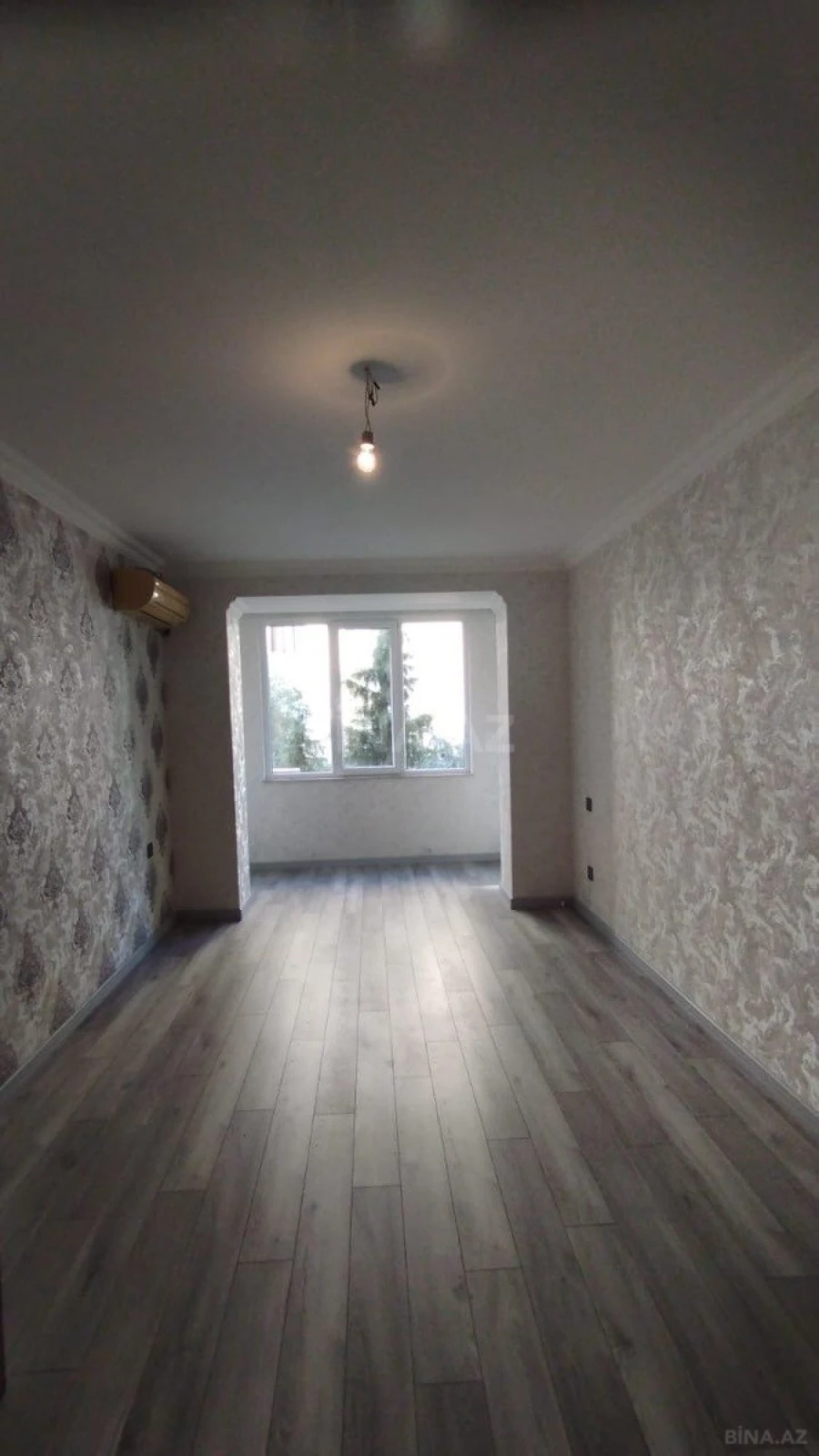 Satılır 4 otaqlı mənzil 105 m²