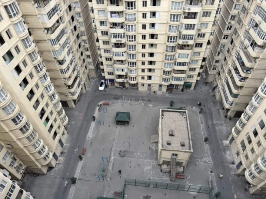 Satılır 2 otaqlı mənzil 70 m²