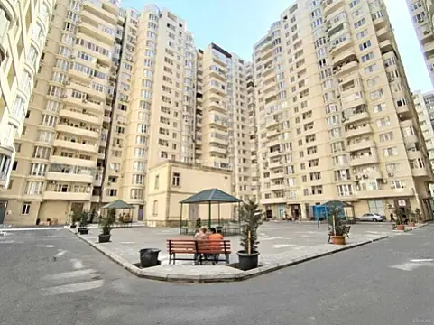 Satılır 2 otaqlı mənzil 70 m²