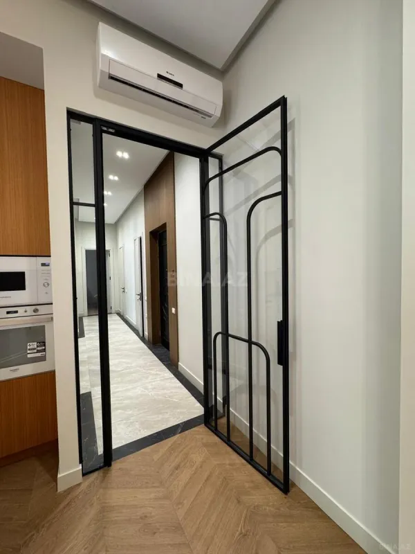 Kirayə verilir 4 otaqlı mənzil 150 m²